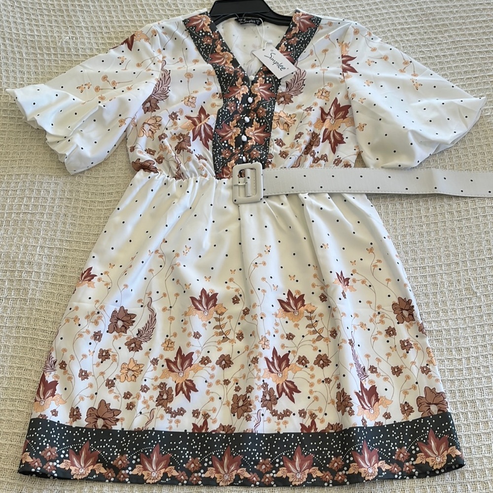 Floral dress with puff sleeves